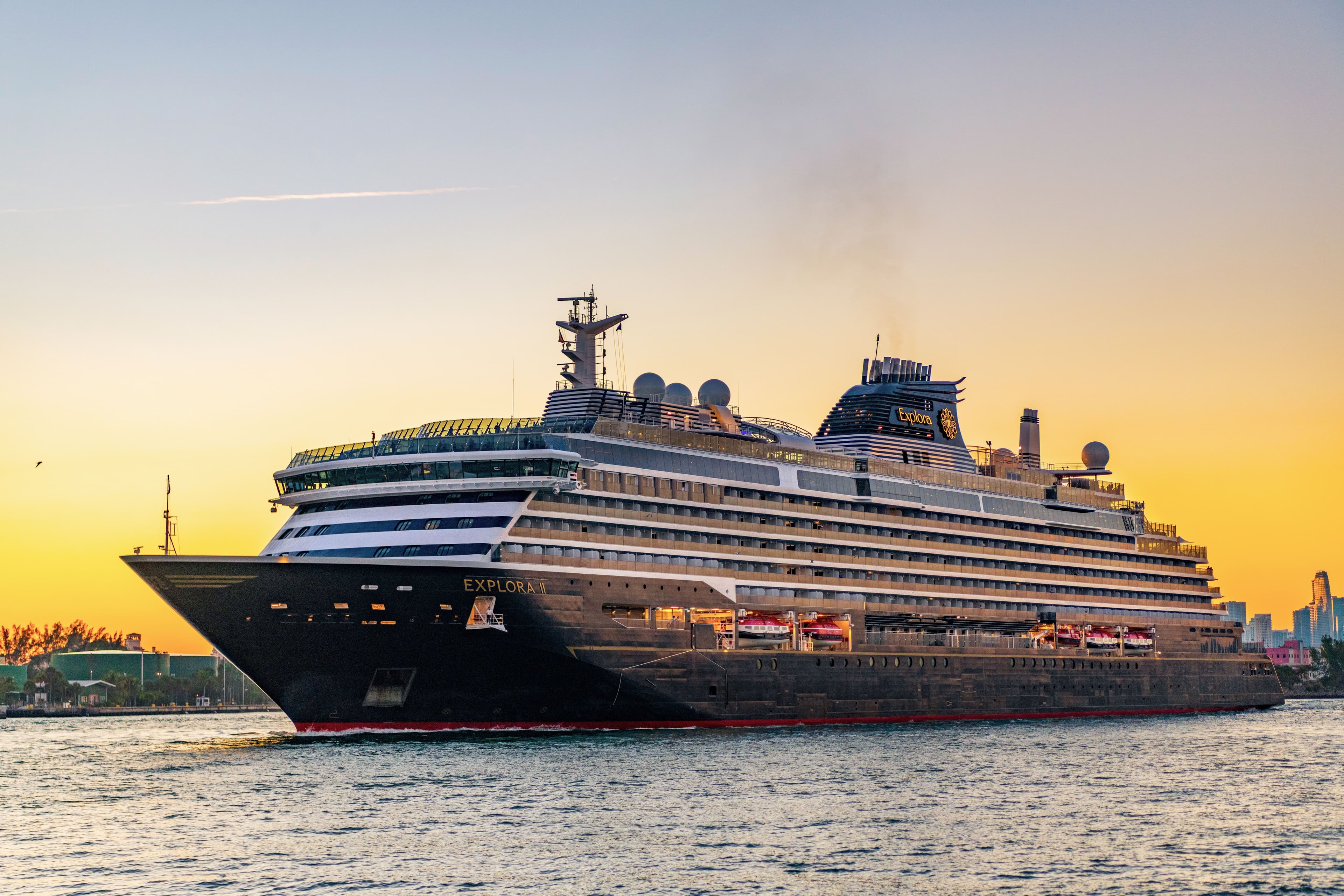 A Journey From Venetian Elegance To Stunning Nature & Tranquil Harbour Hues