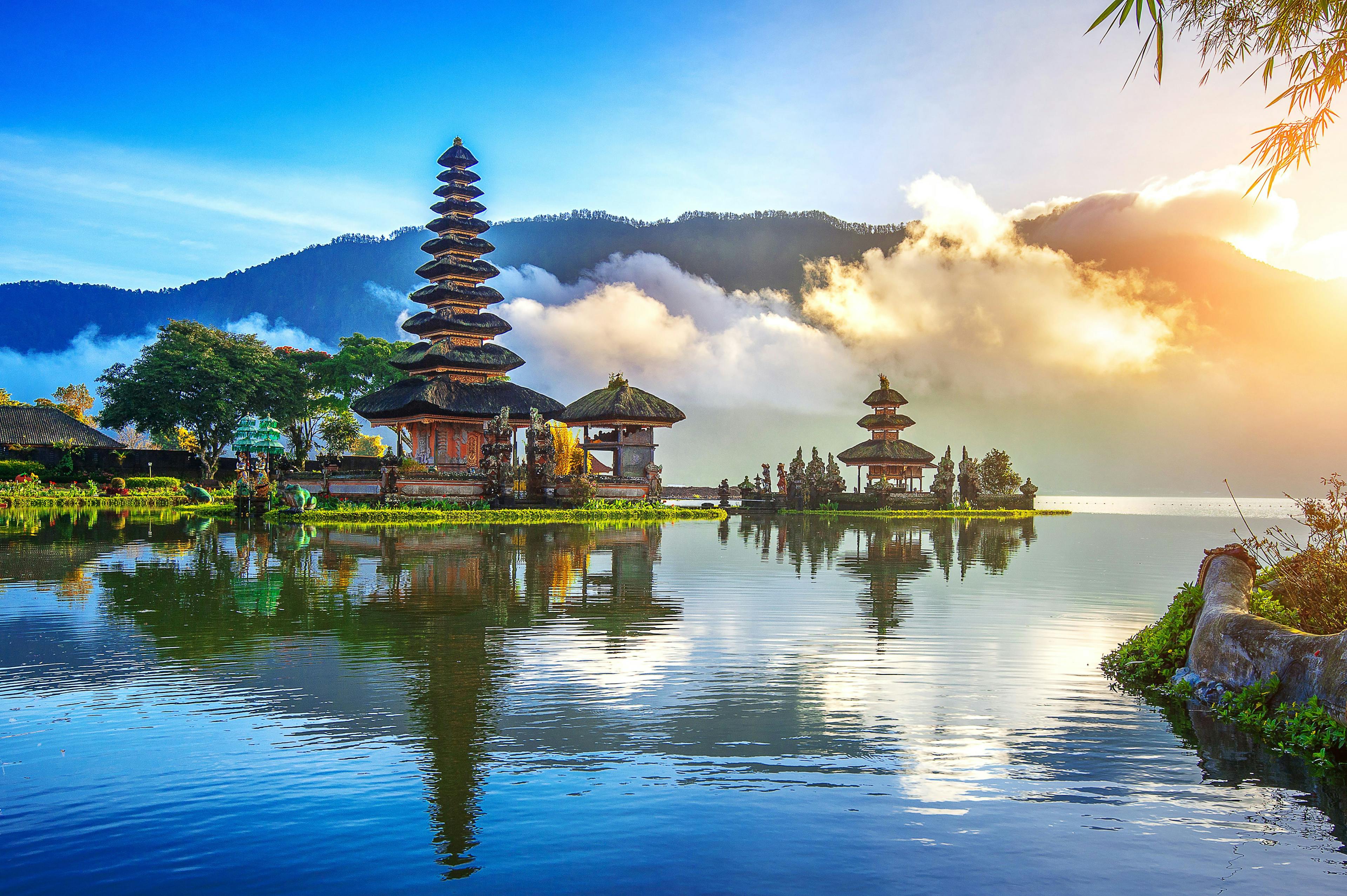 book-cruises-from-bali-indonesia background