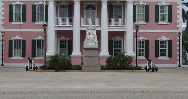 Nassau Walking Tour - Small Group