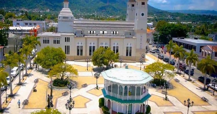 Puerta Plata Walking Tour With Lunch