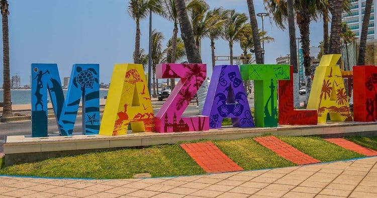Crucero por la ciudad, Malecón, Buzos de acantilados y puerto panorámico