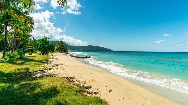 Escanada exclusiva en la playa en Discovery Bay