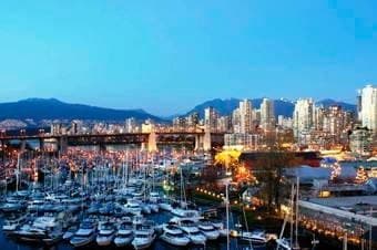 Stanley Park Visit & City Highlights Drive With Airport Transfer