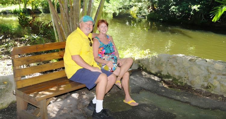 Garden of the Groves Sightseeing and Shopping Tour