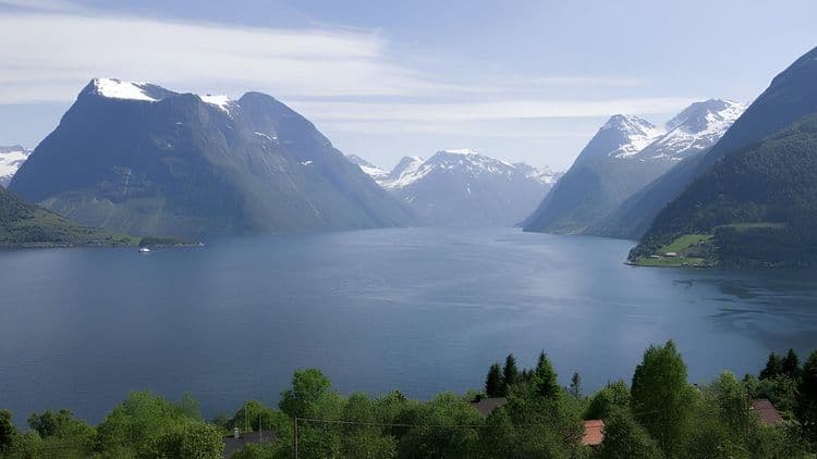 Hjorundfjord Cruise by Bus & Boat