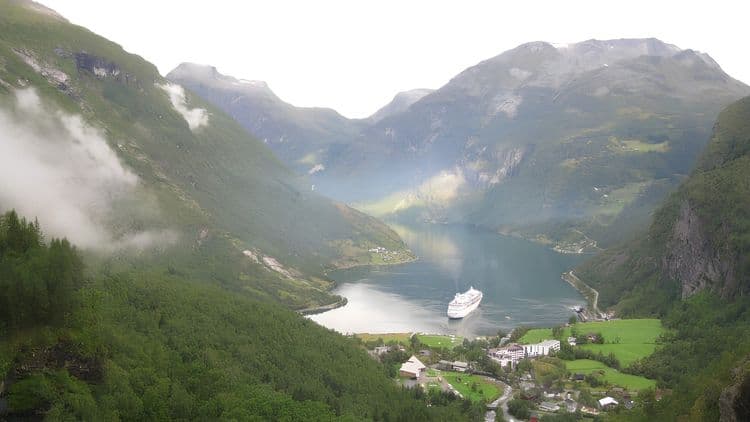 Fjord Center and Scenic Views