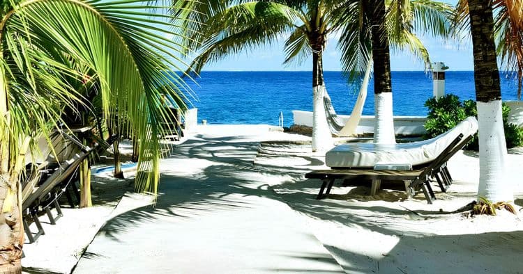 VIP La Casa Beach Retreat - Adults Only