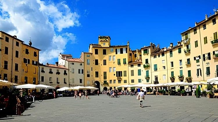 Tuscan Jewels: Lucca & Pisa