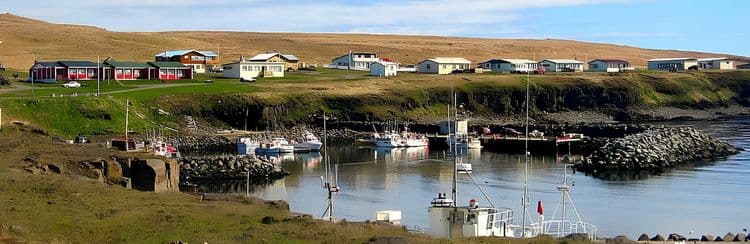 Akureyri Adventure: Polar Flight To Grimsey