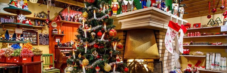 Akureyri & Santa's House Giftshop