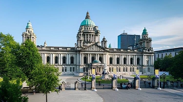 Northern Ireland's Scenery and History by Bike