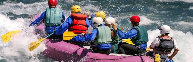 Aventura de rafting en el río Petrohue