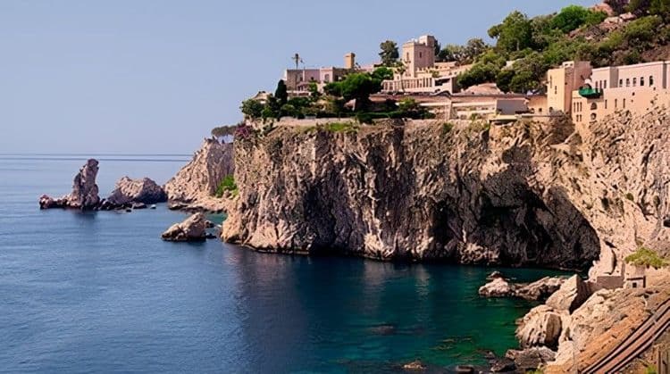 Taormina & Beach Tour