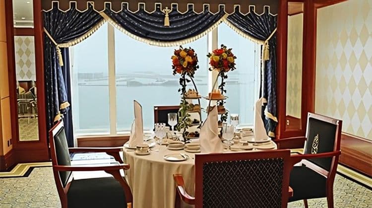 Discover Dubai & Lunch at the Burj Al Arab