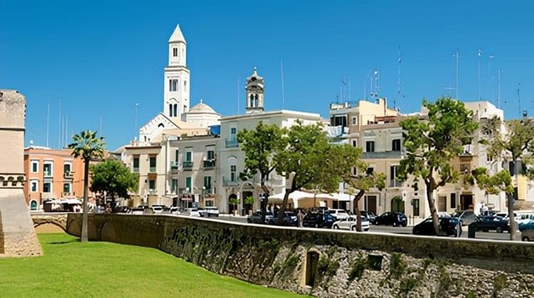 Discover Bari by Bike