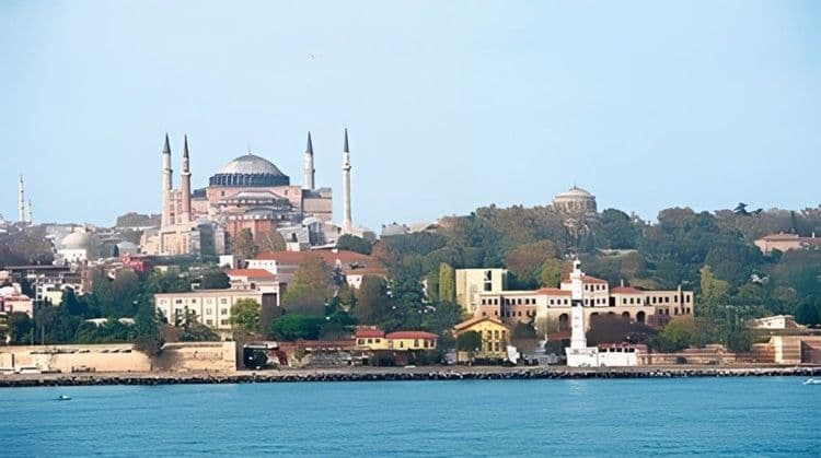Istanbul Par terre et mer