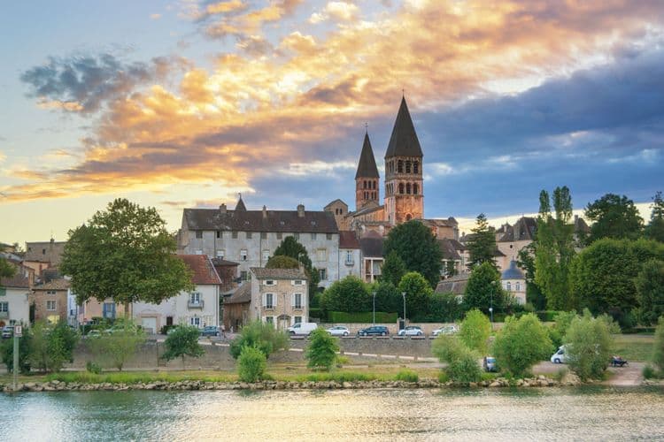 Tournus City Tour & Abbey of Saint Philibert Visit