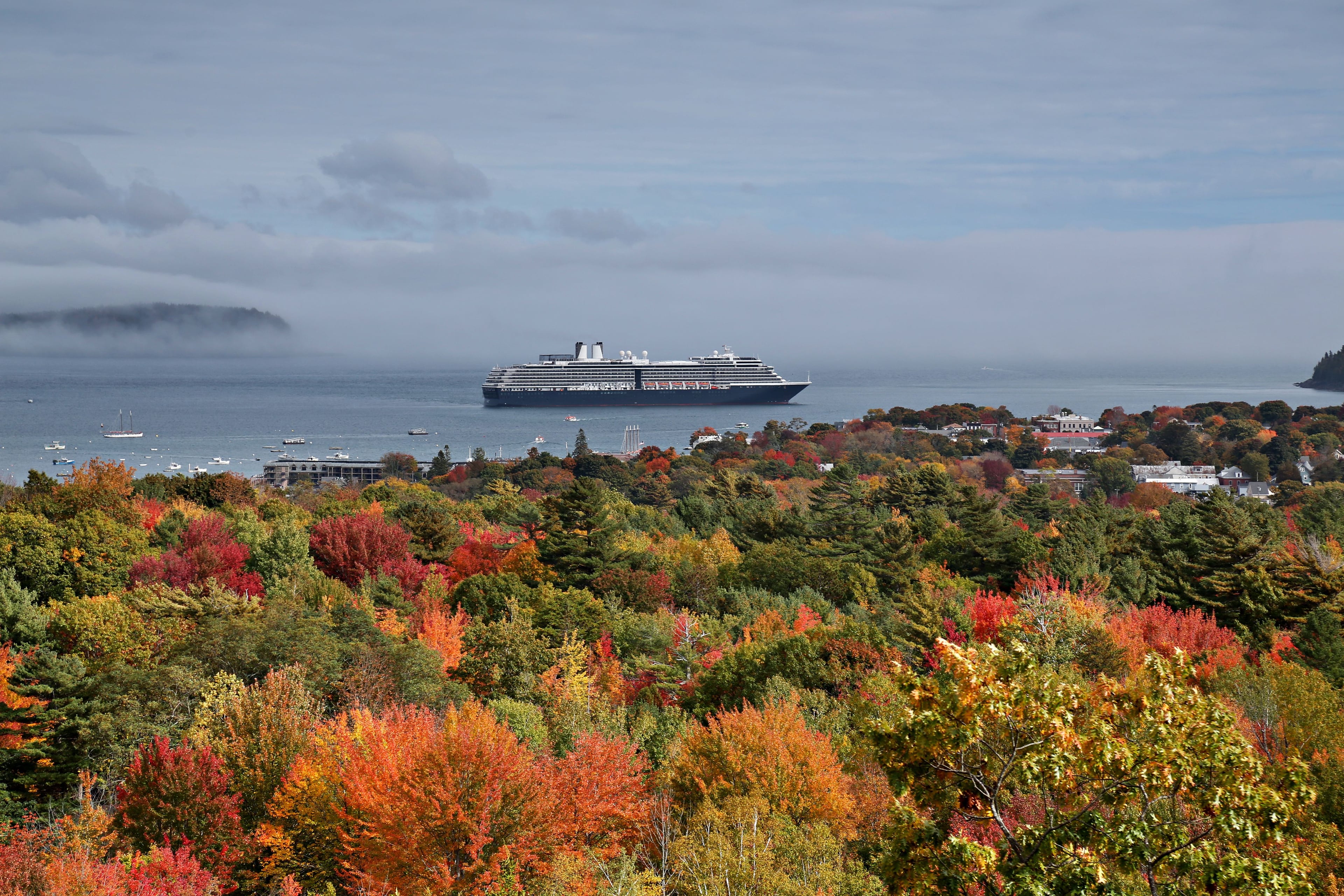 Book cruises to New England Online and Save