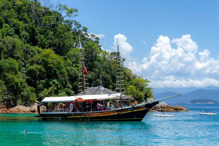 Schooner & Snorkeling Adventure