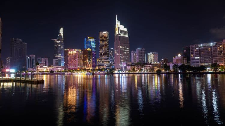 Buenas tardes, Saigon