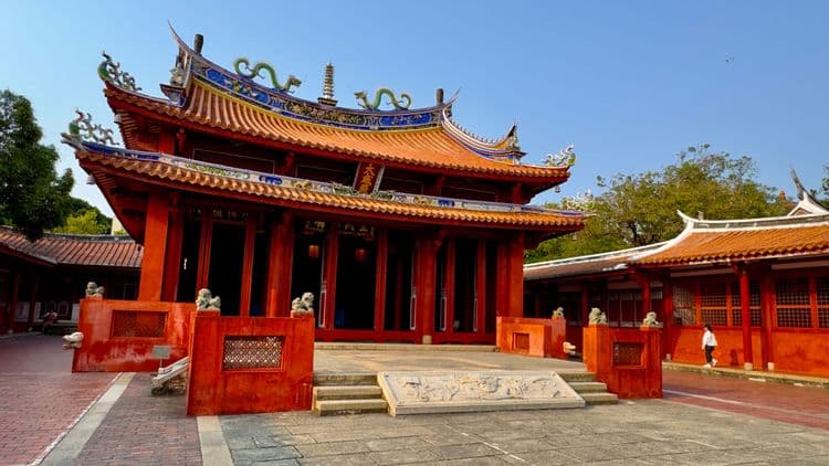Templo de Confucio y Calle del Mercado Viejo