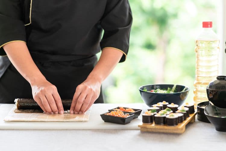 Atelier culinaire S.A.L.T. et déjeuner avec un maître japonais lors d'une superbe retraite zen