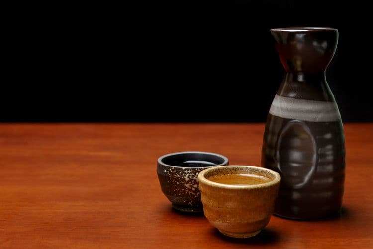 Experiencia de degustación de porcelana y sake Mikawachi