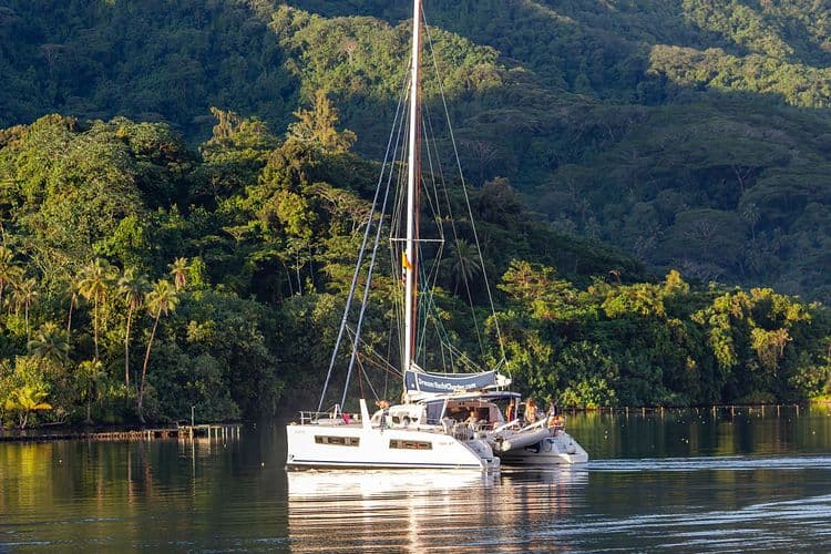 Crucero por el río Faaroa y escapada a la playa de Motu