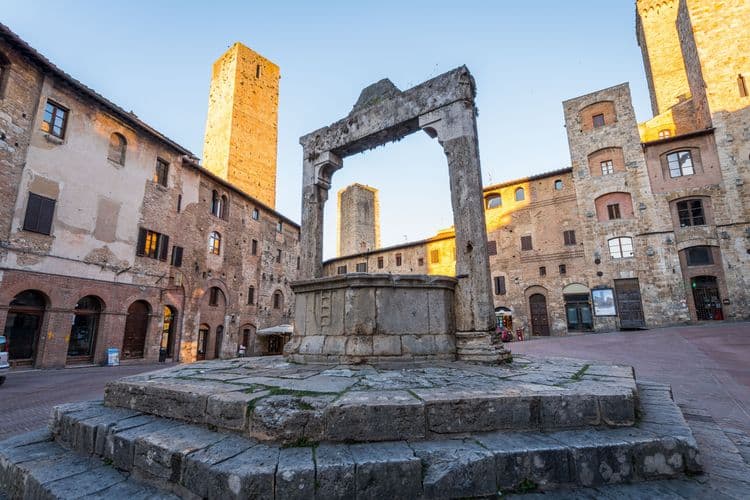Volterra et San Gimignano
