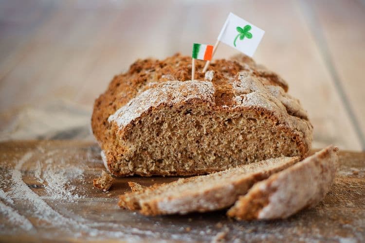 Elaboración tradicional de pan irlandés