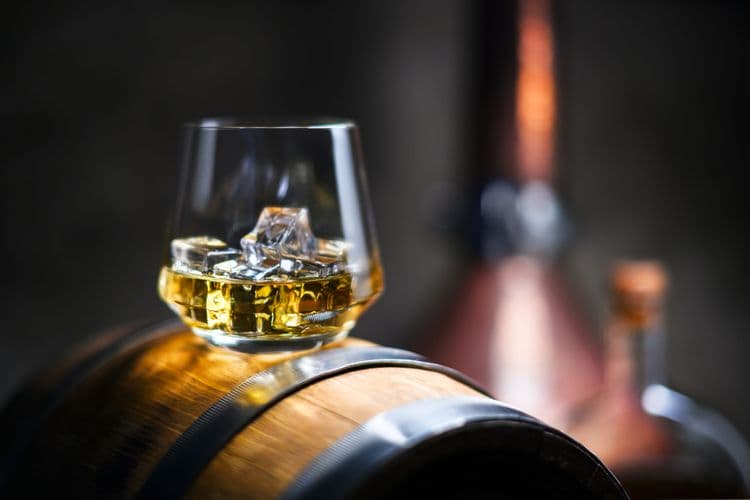 Una ola de whisky en la destilería Hinch