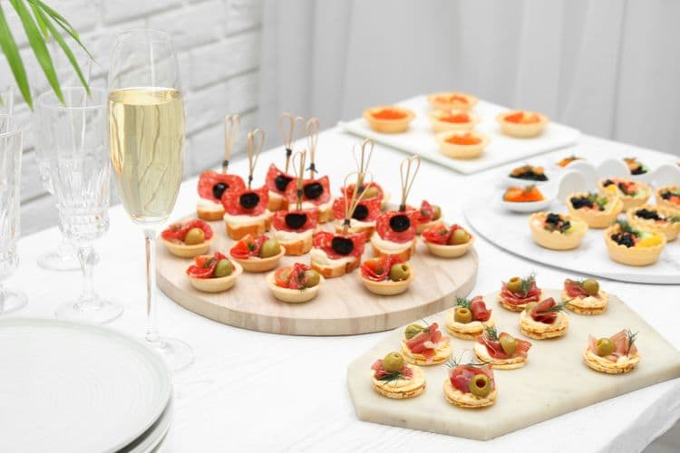 Croisière en soirée avec vin et canapés