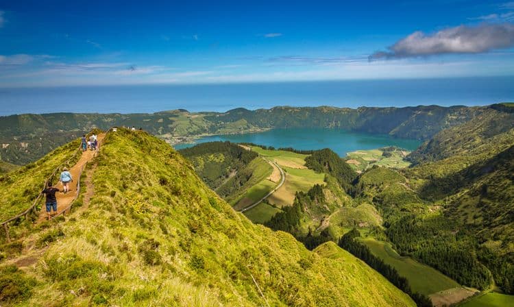 Caminata por el cráter de Sete Cidades y Vista del Rei