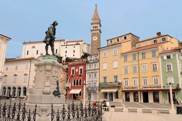 Beautiful Ljubljana: Orientation Tour & Own Exploration