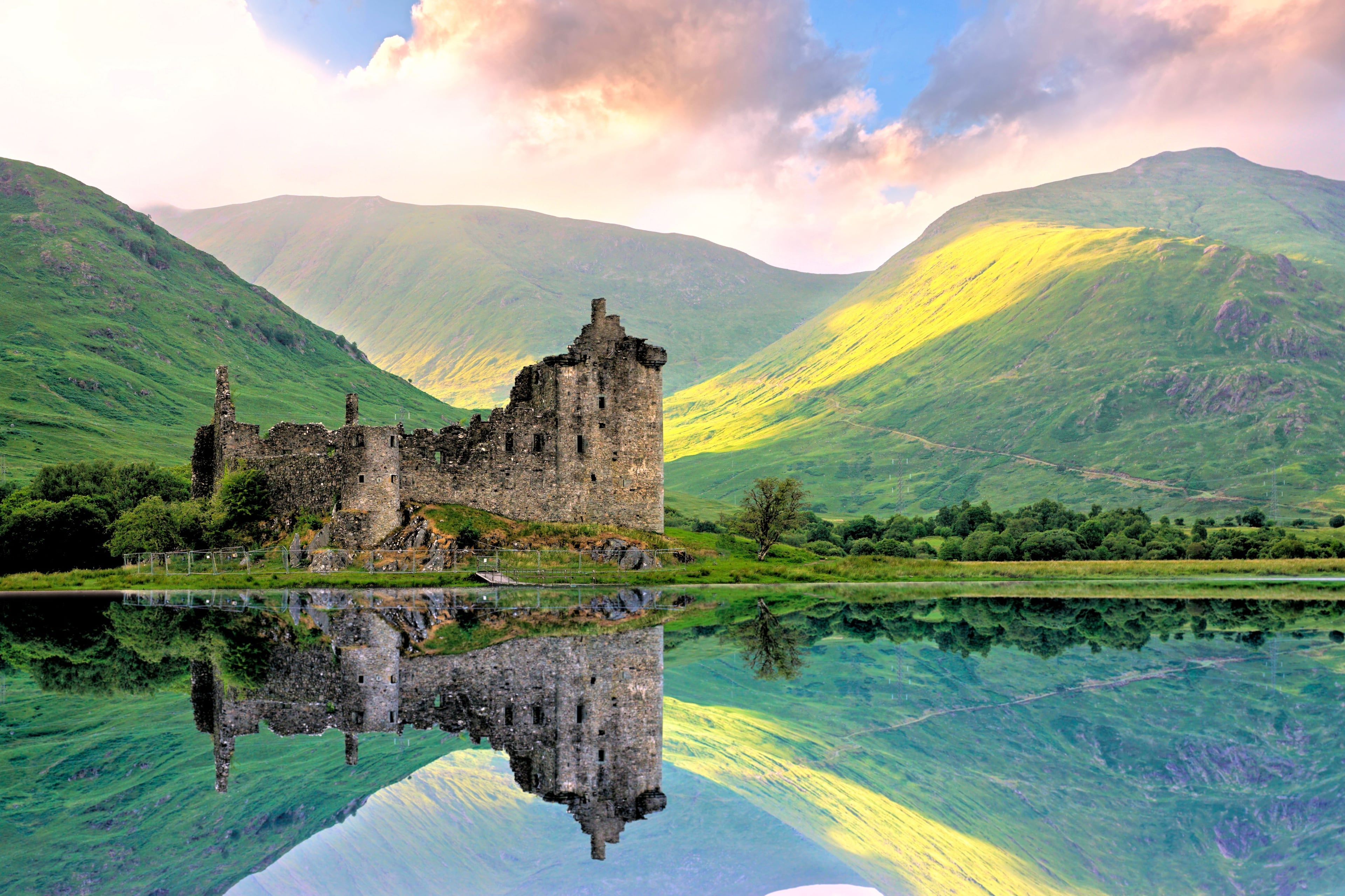 Book cruises to the United Kingdom Online And Save