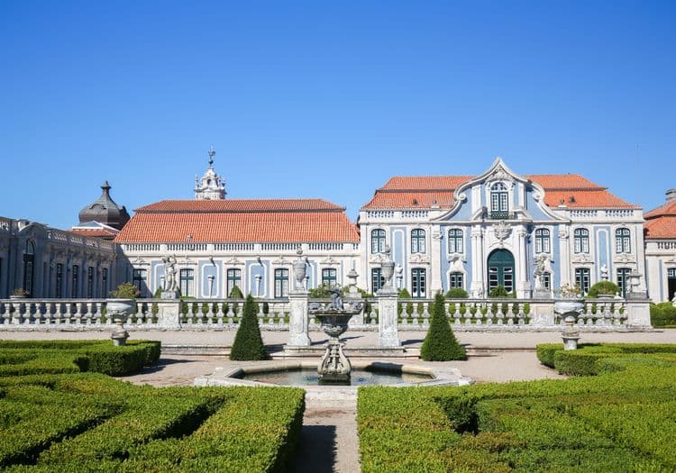 Palacio Real de Queluz y Ericeira Village