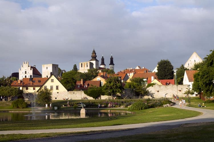 Cuevas de Lummelunda y el casco antiguo de Visby