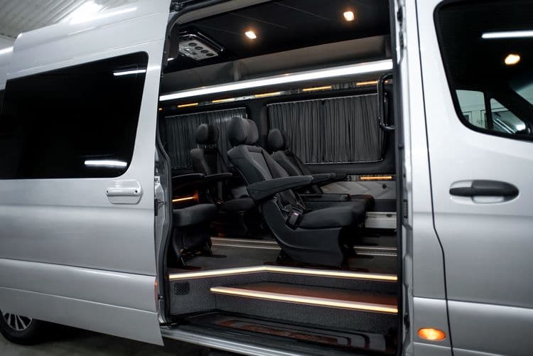 Independent Explorations: Private Large Van with Guide - Full Day